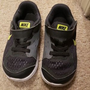 Toddler Nike flex 2017 RN